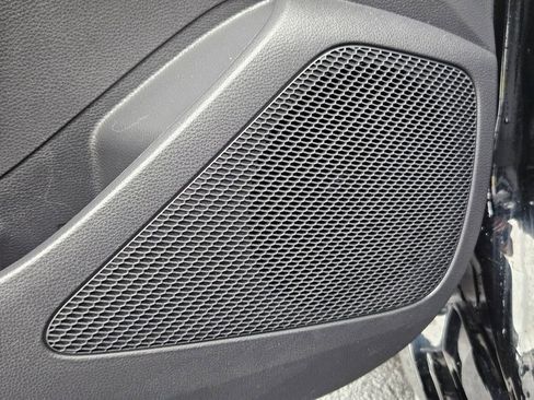 Used 2022 Toyota Corolla Hatchback image 12