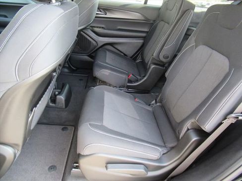 New 2025 Jeep Grand Cherokee L Laredo w/ Luxury Tech Group I image 28