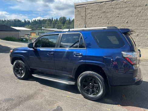 Used 2014 Toyota 4Runner Trail AWD/4WD image 7