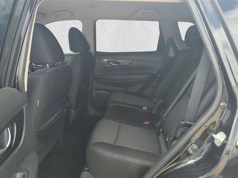 Used 2018 Nissan Rogue SV FWD image 18