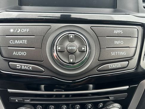 Used 2018 Nissan Pathfinder S AWD/4WD image 24