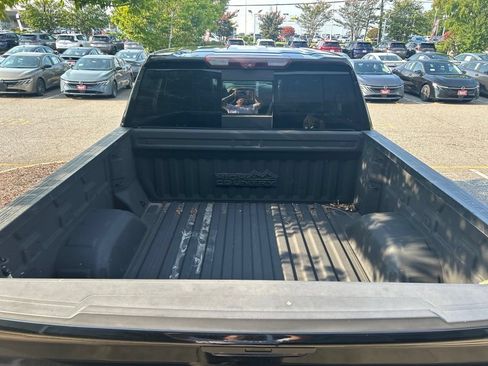 Used 2022 Chevrolet Silverado 1500 High Country w/ Technology Package AWD/4WD image 7