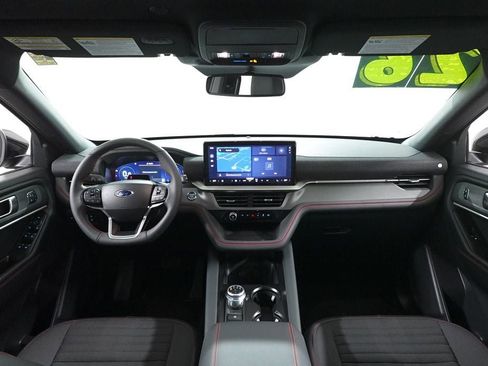 Used 2026 Ford Explorer ST-Line w/ ST-Line Street Pack image 6