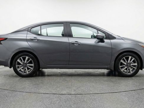 Used 2025 Nissan Versa SV FWD image 11