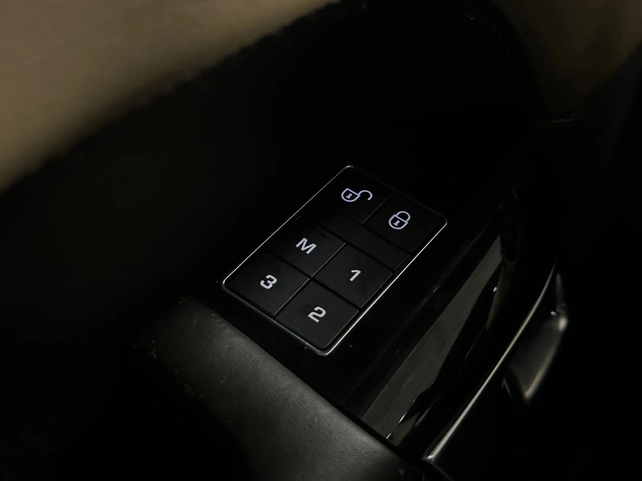 Used 2019 Land Rover Range Rover Sport HSE AWD/4WD image 29