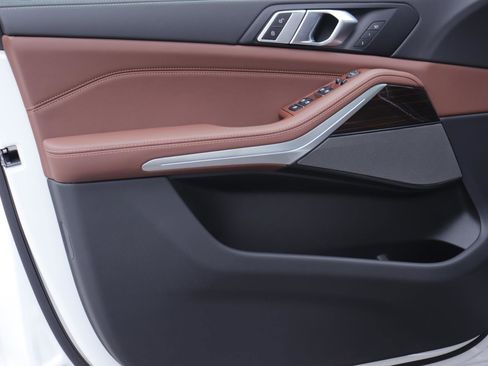 New 2026 BMW X5 xDrive40i w/ Premium Package image 4