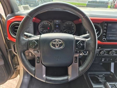 Used 2020 Toyota Tacoma TRD Off-Road AWD/4WD image 18