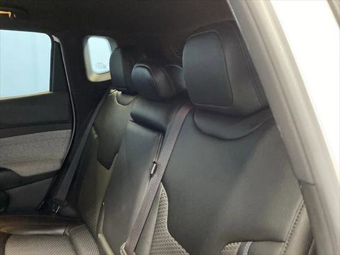 Certified 2024 Jeep Compass Latitude image 25