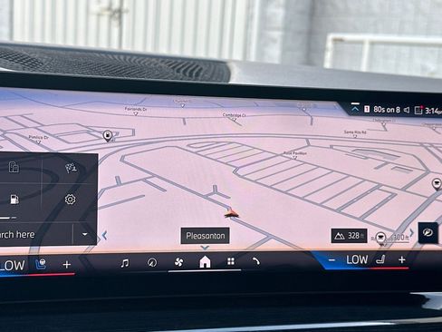 Used 2024 BMW X7 xDrive40i w/ M Sport Package image 26