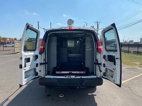 Used 2015 Chevrolet Express 2500 image 9