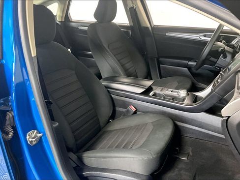 Used 2020 Ford Fusion SE image 7