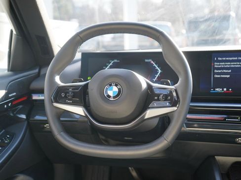 Used 2024 BMW 530i xDrive w/ Convenience Package image 90