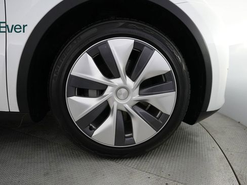 Used 2023 Tesla Model Y Long Range image 20