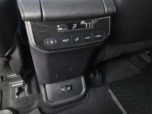 Used 2021 Toyota Highlander XSE image 20