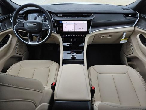 New 2026 Jeep Grand Cherokee L Limited RWD image 23
