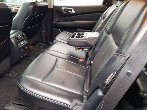 Used 2020 Nissan Pathfinder Platinum image 32