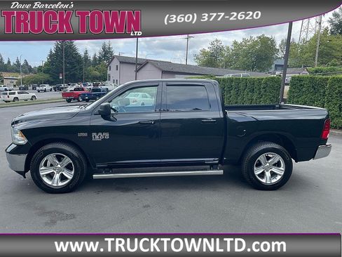Used 2019 RAM 1500 Classic SLT AWD/4WD image 2