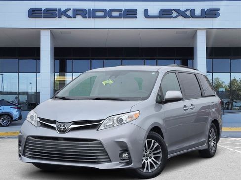 Used 2018 Toyota Sienna XLE Premium image 1