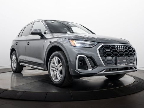 Certified 2023 Audi Q5 2.0T Premium w/ Convenience Package AWD/4WD image 1