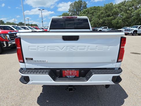 New 2026 Chevrolet Silverado 2500 LT w/ Z71 Chrome Sport Edition AWD/4WD image 7