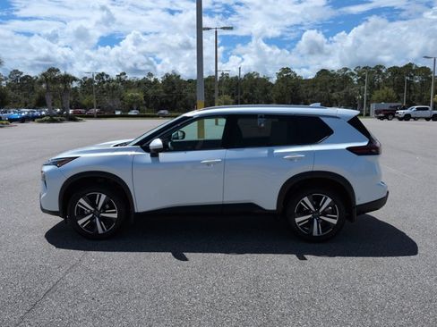 Certified 2024 Nissan Rogue SL FWD image 7