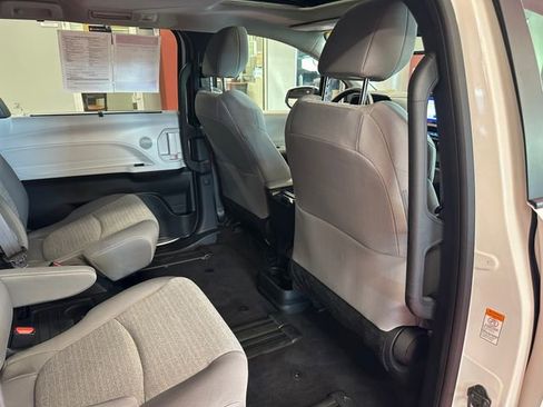 Certified 2025 Toyota Sienna LE w/ LE Plus Package AWD/4WD image 15