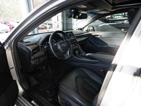 Used 2019 Toyota Avalon XLE image 8