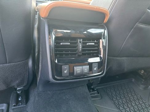 Used 2022 Toyota Avalon Touring image 27