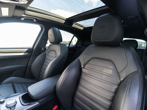 Used 2024 Alfa Romeo Stelvio Veloce image 6