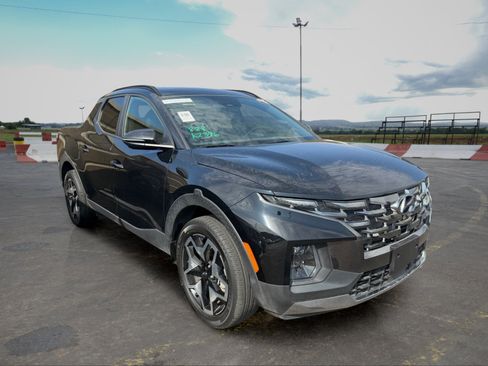Used 2023 Hyundai Santa Cruz Limited AWD/4WD image 2