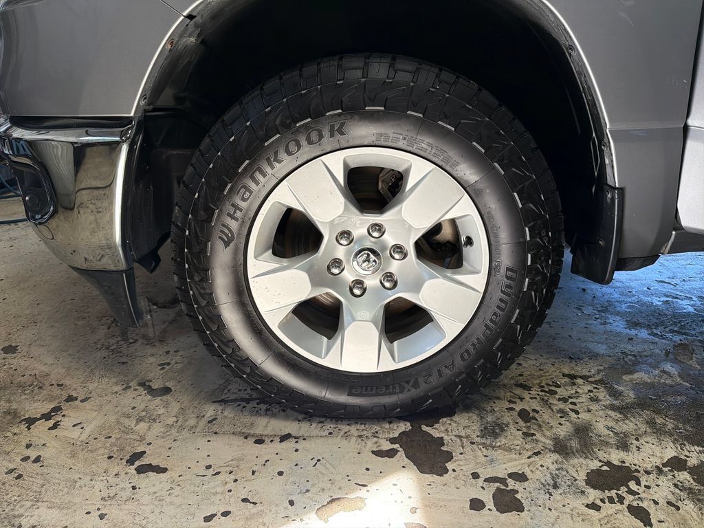 Used 2020 RAM 1500 Big Horn AWD/4WD image 11