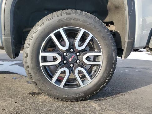 Used 2025 GMC Sierra 1500 AT4 w/ AT4 Preferred Package image 9