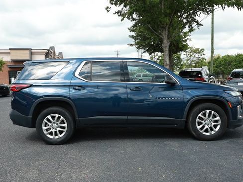 Used 2023 Chevrolet Traverse LS FWD image 4