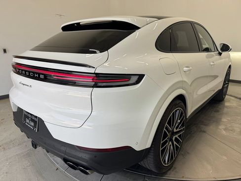 Used 2025 Porsche Cayenne S AWD/4WD image 31