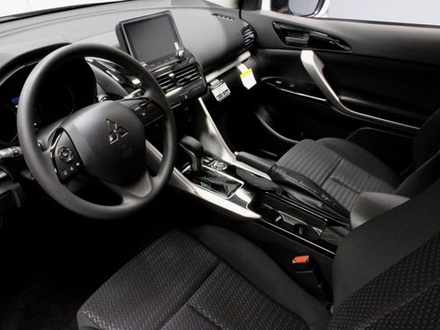 New 2025 Mitsubishi Eclipse Cross LE image 17