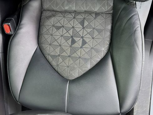 Certified 2024 Toyota Highlander XLE AWD/4WD image 18