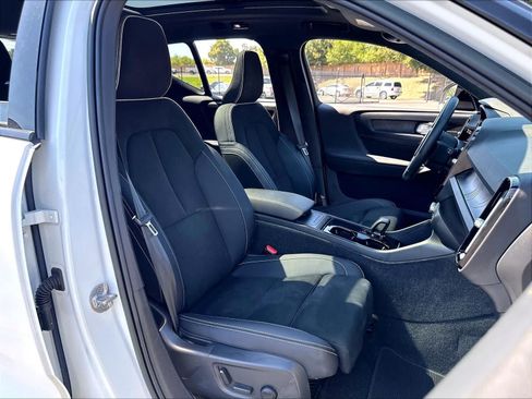 Used 2023 Volvo XC40 Recharge Ultimate AWD/4WD image 10