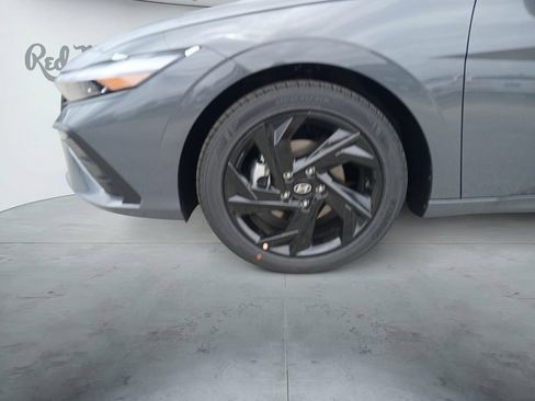 New 2026 Hyundai Elantra SEL Sport FWD image 15