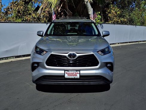 Certified 2023 Toyota Highlander LE image 2