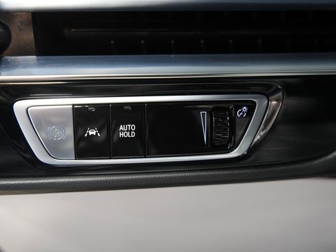 Used 2024 Cadillac Lyriq Luxury AWD/4WD image 35
