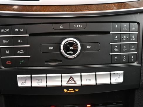 Used 2016 Mercedes-Benz E 350 4MATIC Sedan image 25