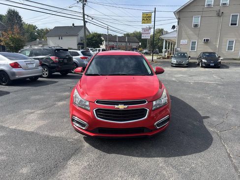 Used 2015 Chevrolet Cruze LT image 4