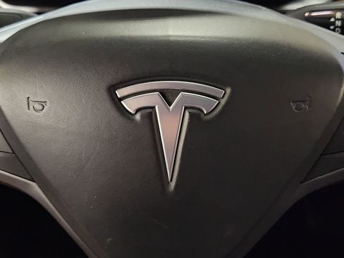 Used 2018 Tesla Model X 75D image 47