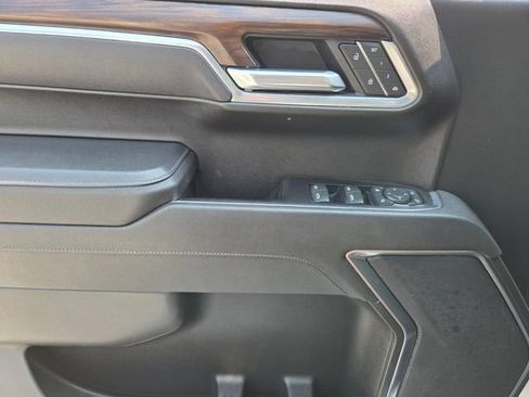 Used 2025 GMC Sierra 1500 SLT AWD/4WD image 24