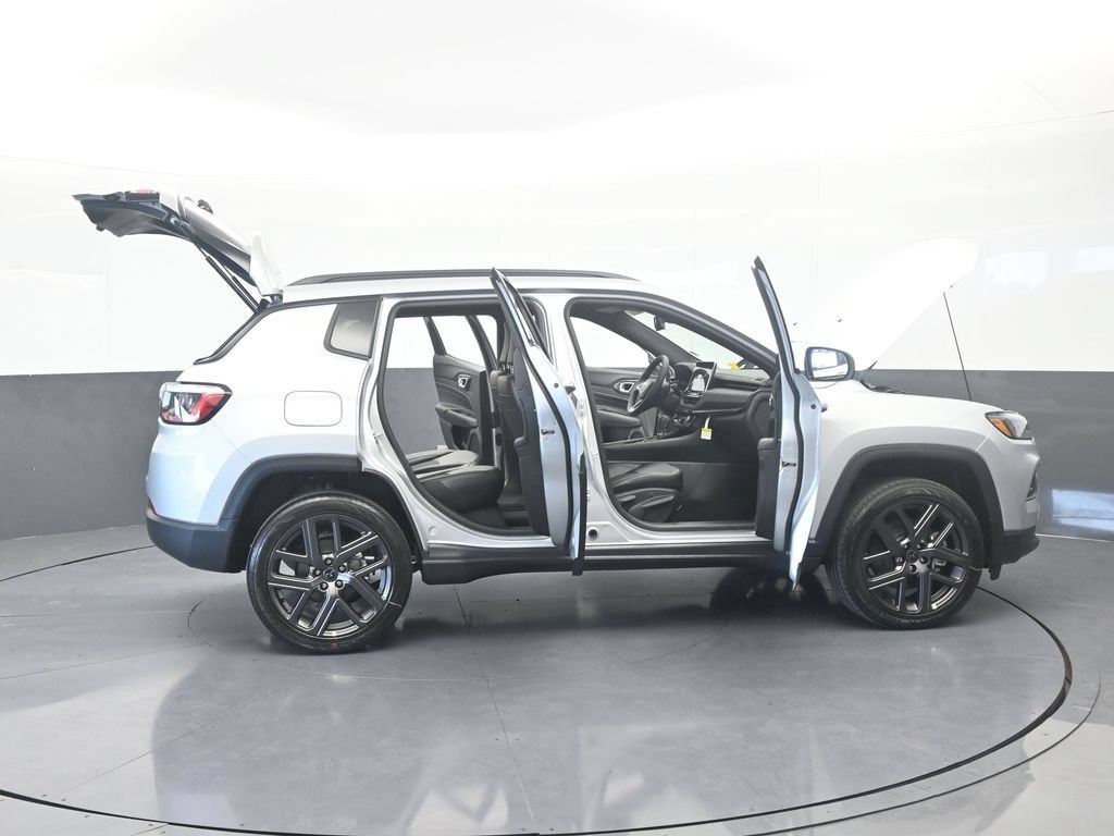 New 2026 Jeep Compass Latitude AWD/4WD image 68