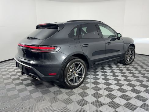 Certified 2025 Porsche Macan image 9
