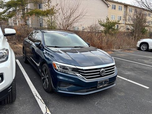 Used 2020 Volkswagen Passat 2.0T SEL image 4