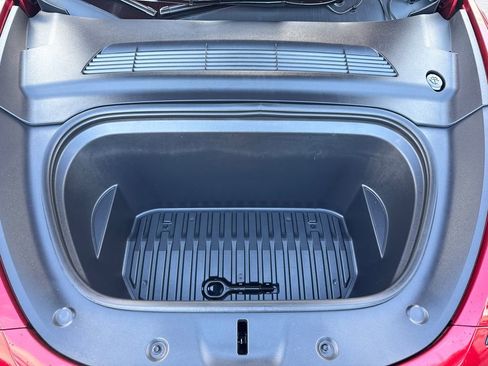 Used 2024 Tesla Model Y Long Range AWD/4WD image 9