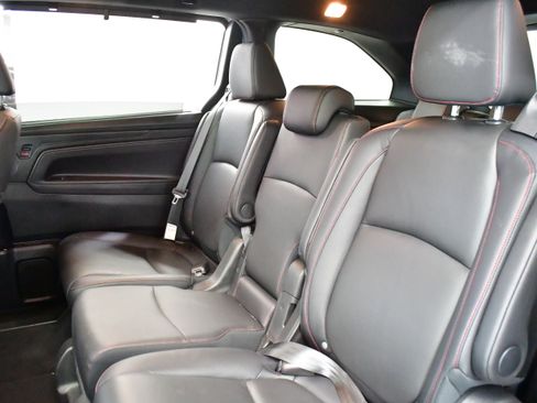 Used 2024 Honda Odyssey Sport image 11