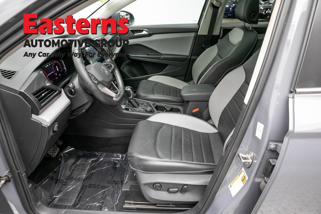 Used 2023 Volkswagen Taos SEL AWD/4WD image 14